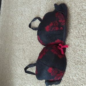 Cacique bra size 40D